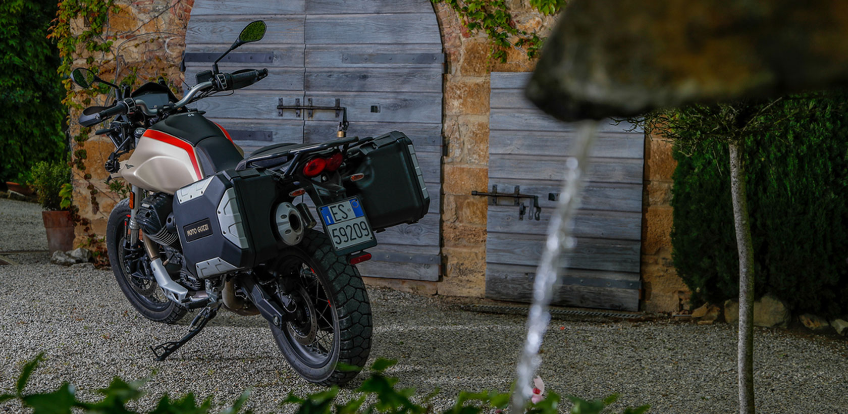 V85 Tt Travel 3 1680x820