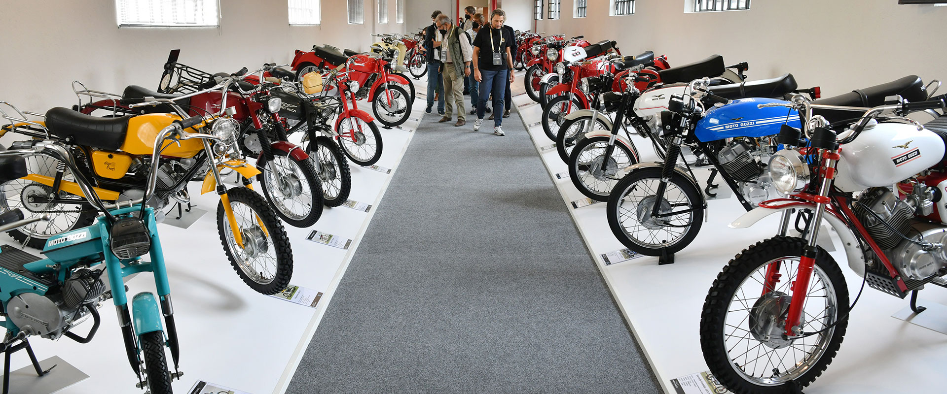 Noleggia una Moto Guzzi California e parti - Tuscany Motorcycle Tour