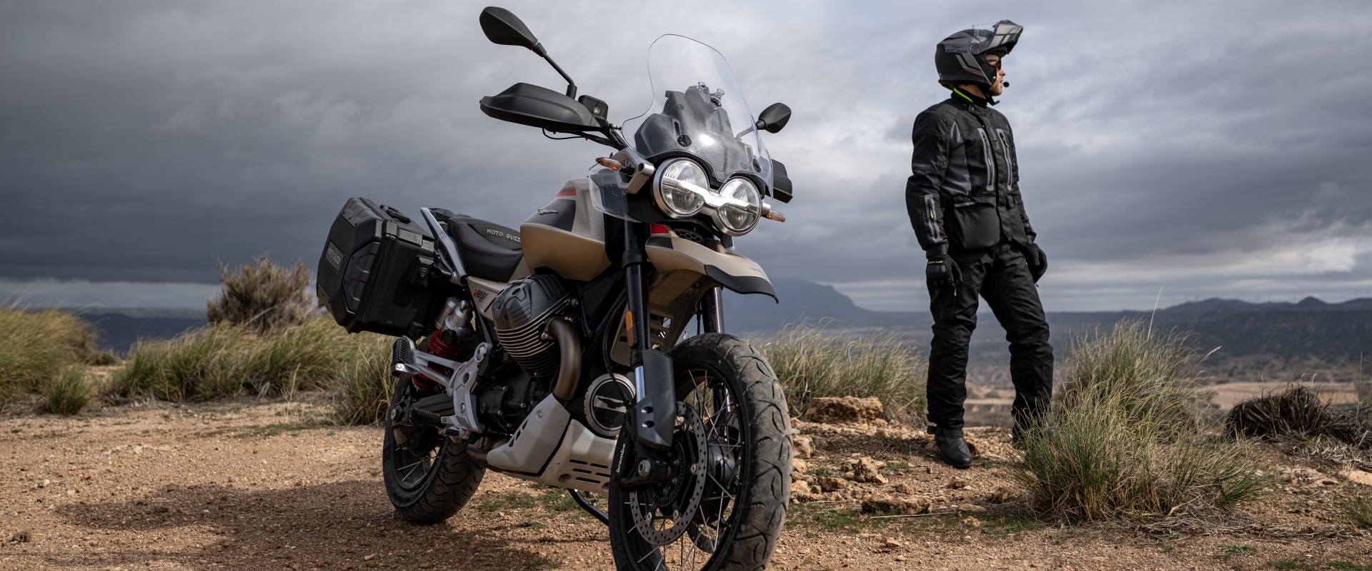 Moto adventure touring top